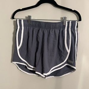 MSRP $59 NWT MEDIUM Calvin Klein Women Performance Perforated Shorts Steel